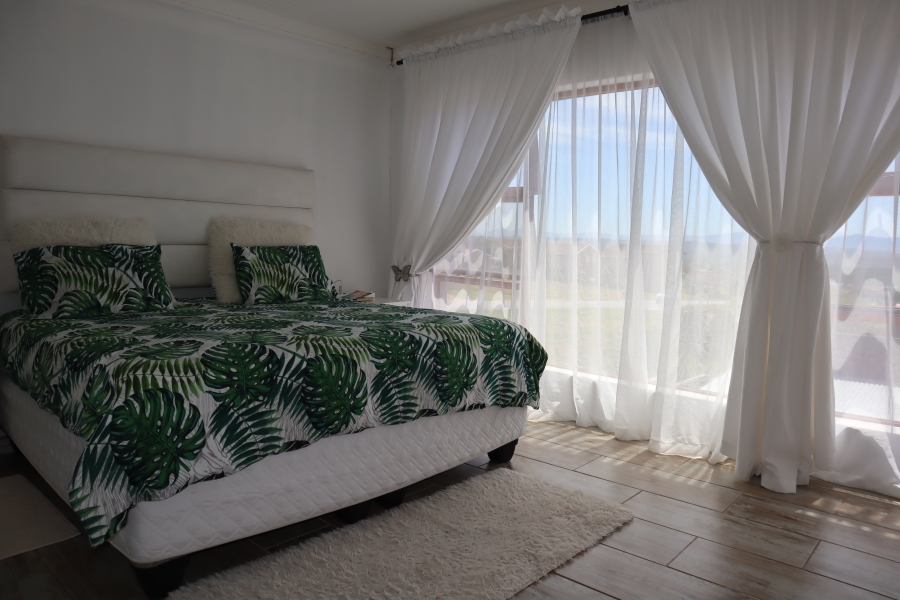 3 Bedroom Property for Sale in Wavecrest Eastern Cape